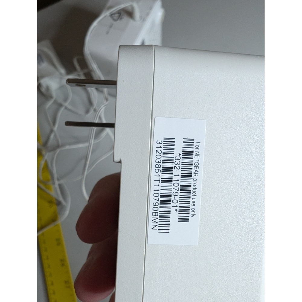 Netgear Orbi Mesh WiFi System RBR10 Router 2 RBS10 Satellites Pack UNTESTED - Picture 9 of 12